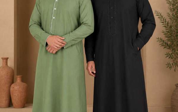 Which Muslim Thobe Is Right for Mosque Visits and Eid?