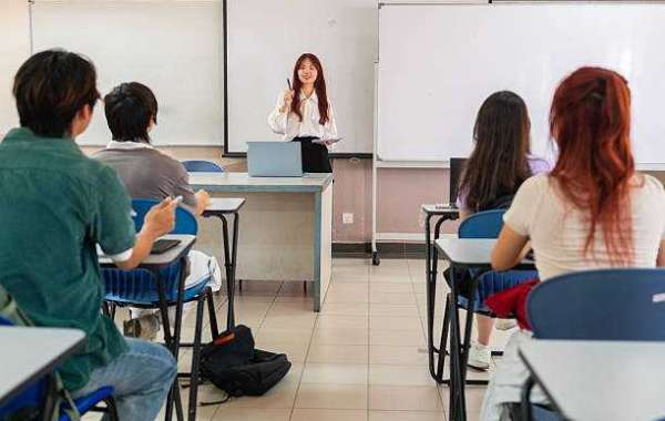 Top CLAT Coaching in Delhi Offering Structured Classes, Mock Tests, Study Material, and Personalized Guidance